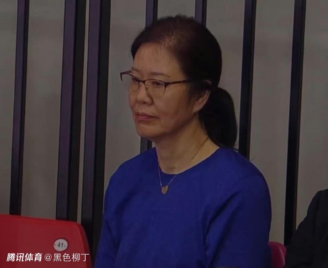 轻佻寡妇k8