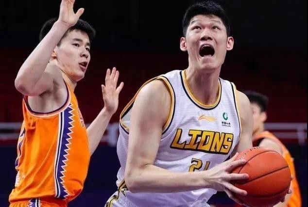 女子扒开尿口让男人捅
