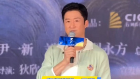 美女不穿衣服直播的视频