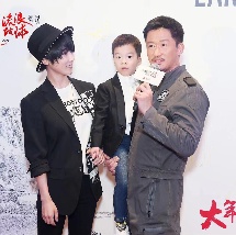 可怕的情侣野外